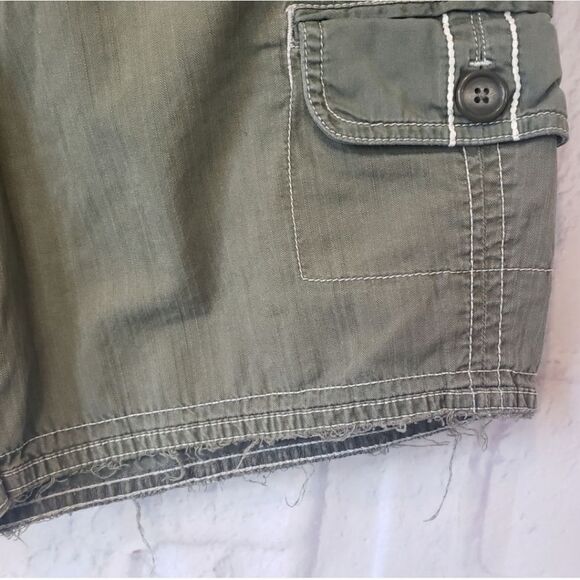 EDDIE BAUER Hiking Cargo Shorts Pine Green Women's 8 - Picture 3 of 7
